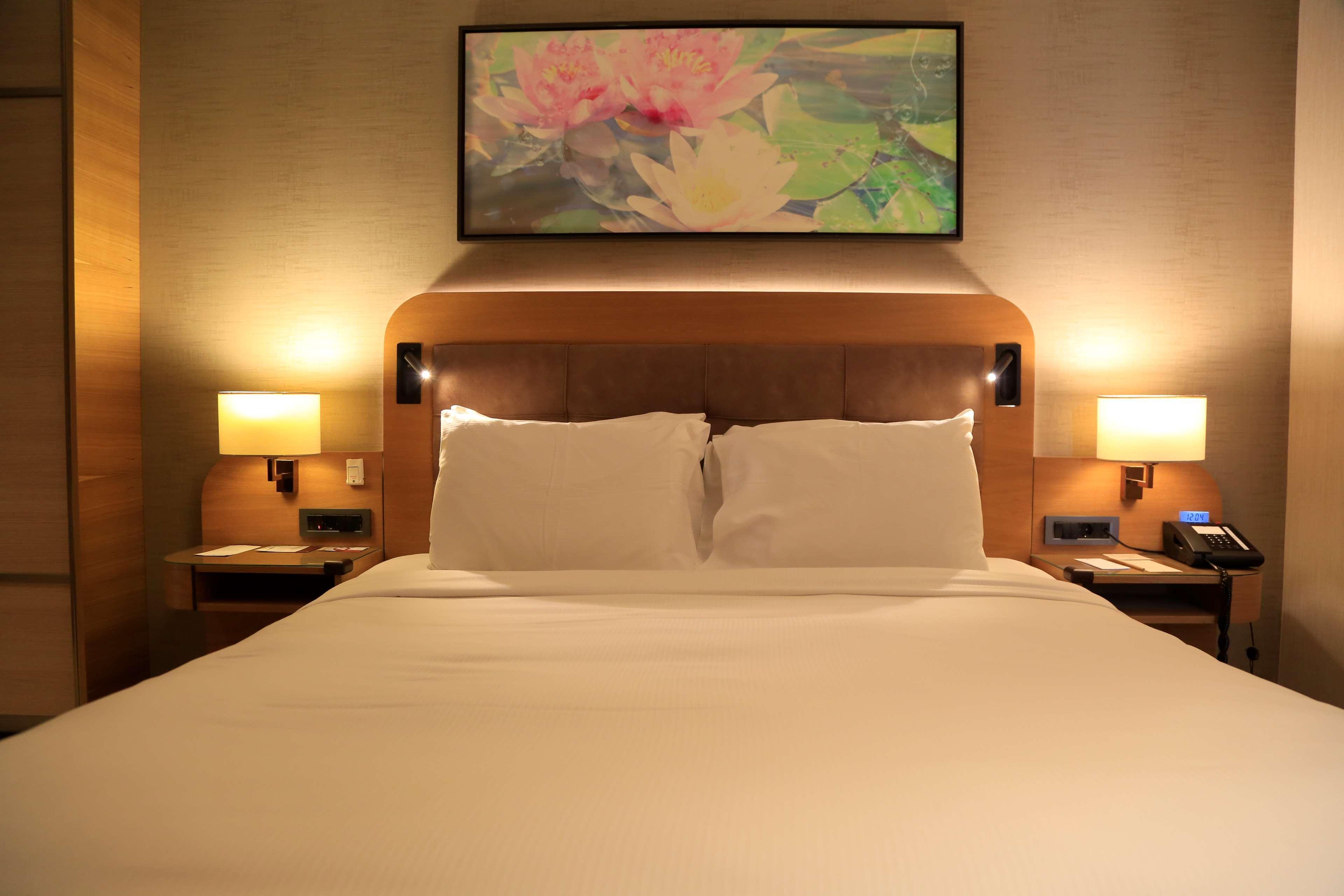 Doubletree By Hilton Hotel Istanbul - Tuzla Экстерьер фото