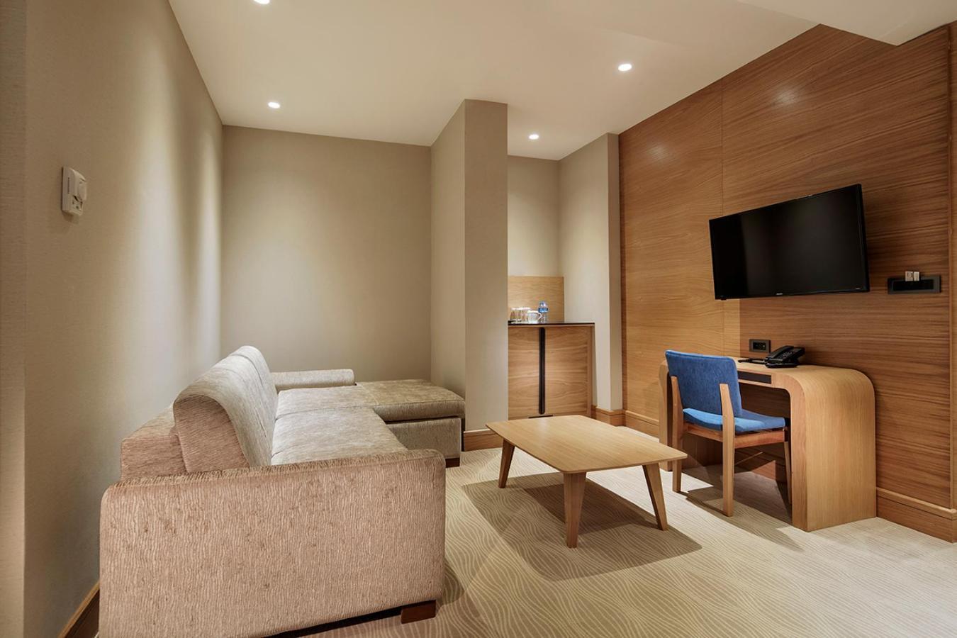 Doubletree By Hilton Hotel Istanbul - Tuzla Экстерьер фото