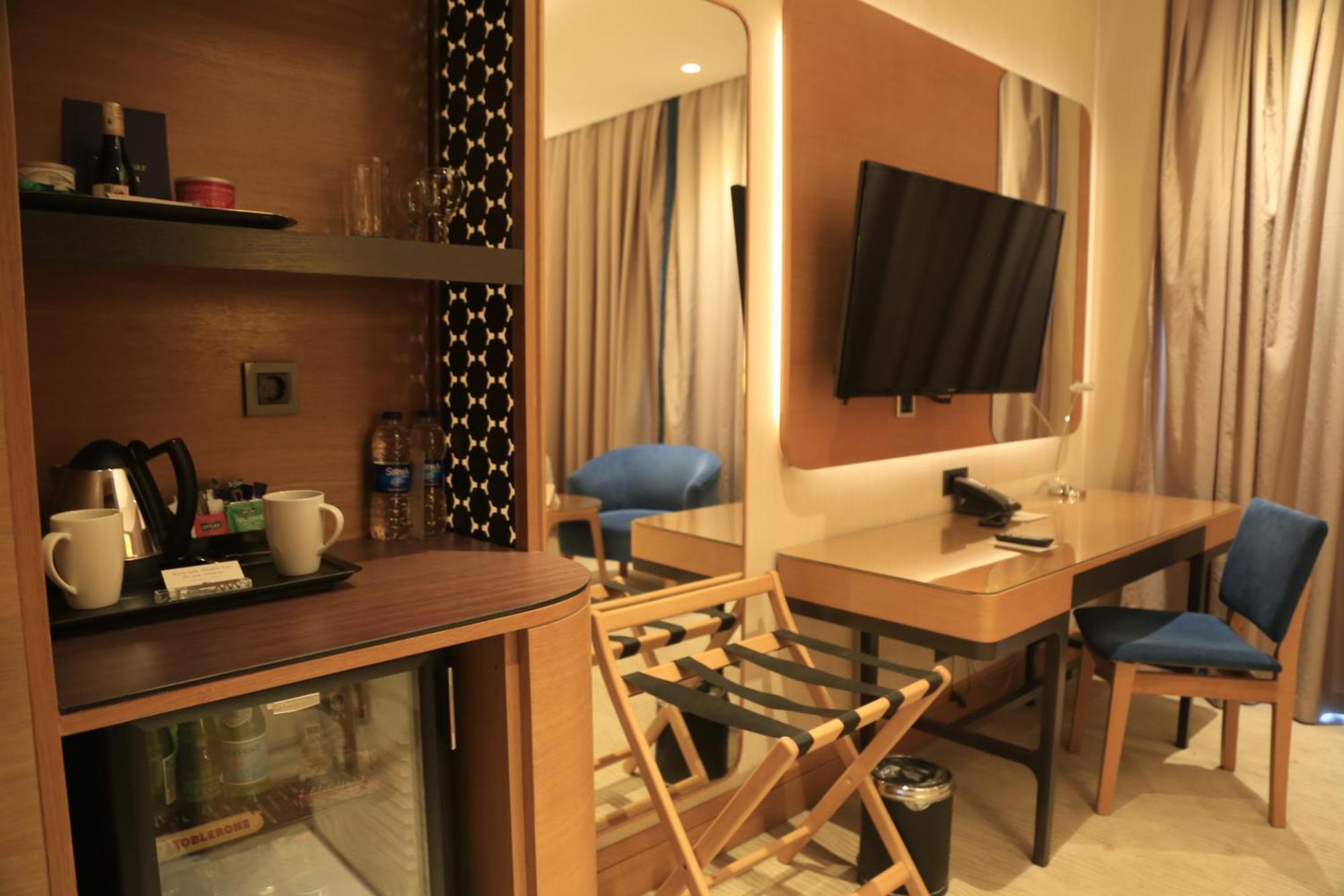 Doubletree By Hilton Hotel Istanbul - Tuzla Экстерьер фото